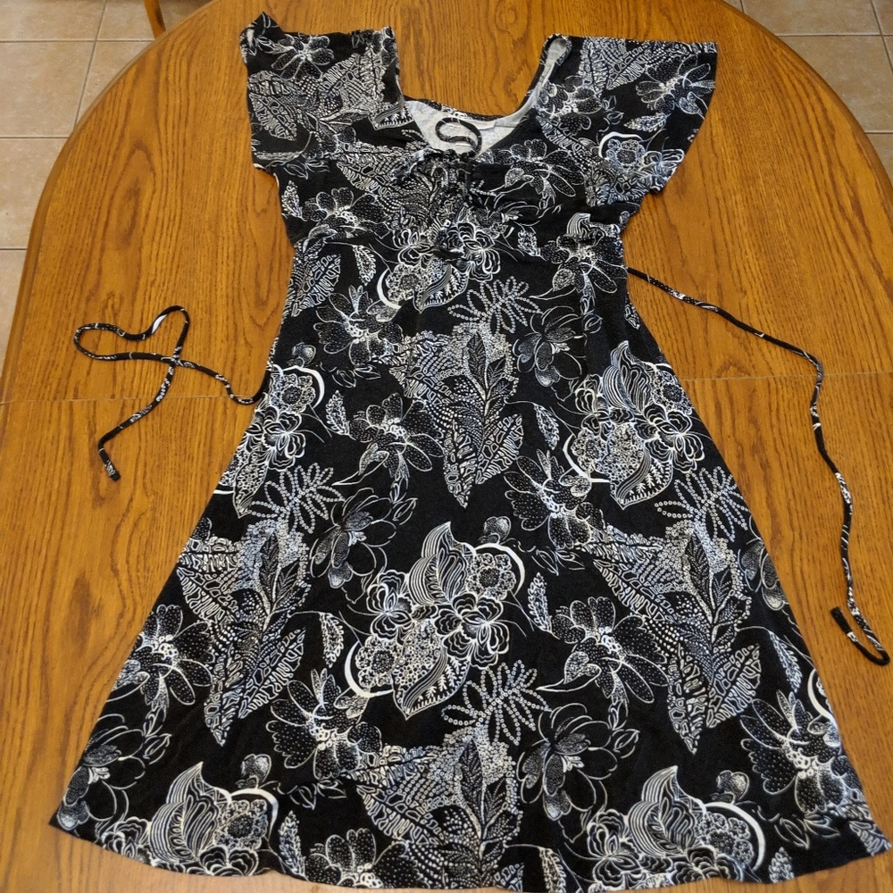 Motherhood maternity dress medium super soft